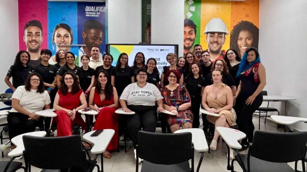 Parceria Fatec Jundiaí e WCD 2026: Foto de grupo de alunos e líderes após apresentação de projeto de sustentabilidade em Jundiaí. Parceria Fatec Jundiaí e WCD 2026: Foto de grupo de alunos e líderes após apresentação de projeto de sustentabilidade em Jundiaí.