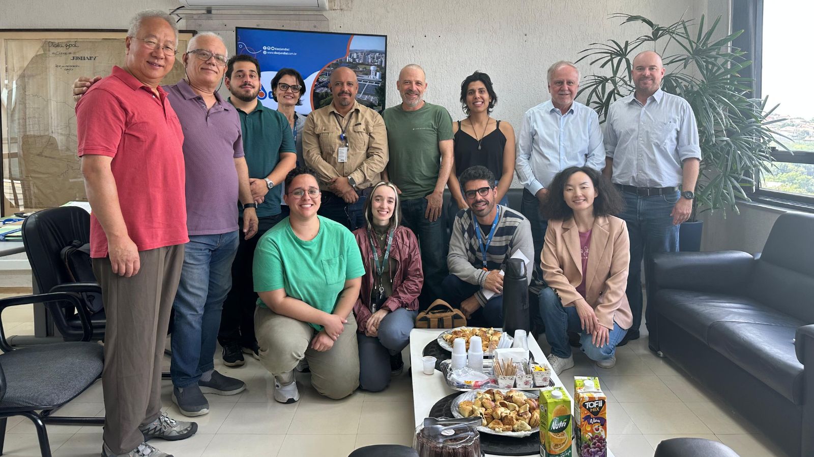 Equipe da DAE Jundiaí com pesquisadores da USP e da Suécia