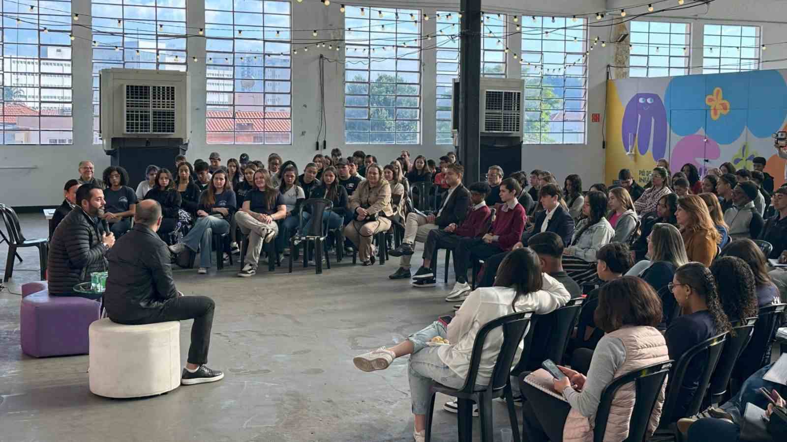 Jundiaí investe em jovens com mais trabalho e educação 1 Jovens em Jundiaí