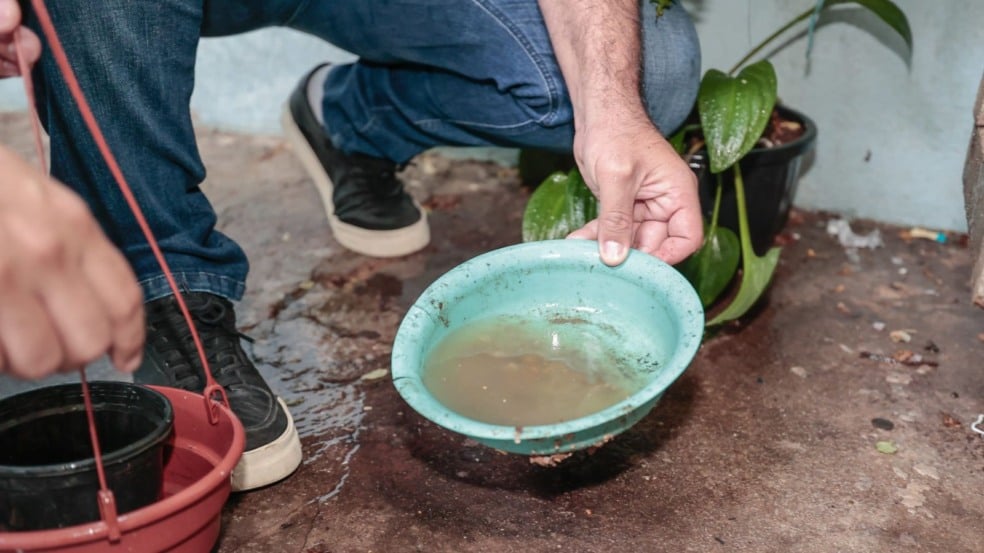 Possível foco de Dengue Possível foco de Dengue