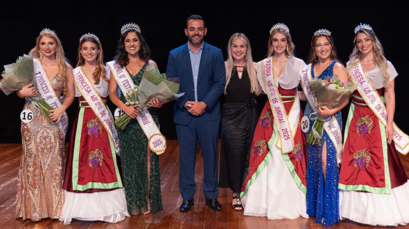 Prefeito e primeira-dama de Jundiaí com Cortes da Uva 2025 e 2026