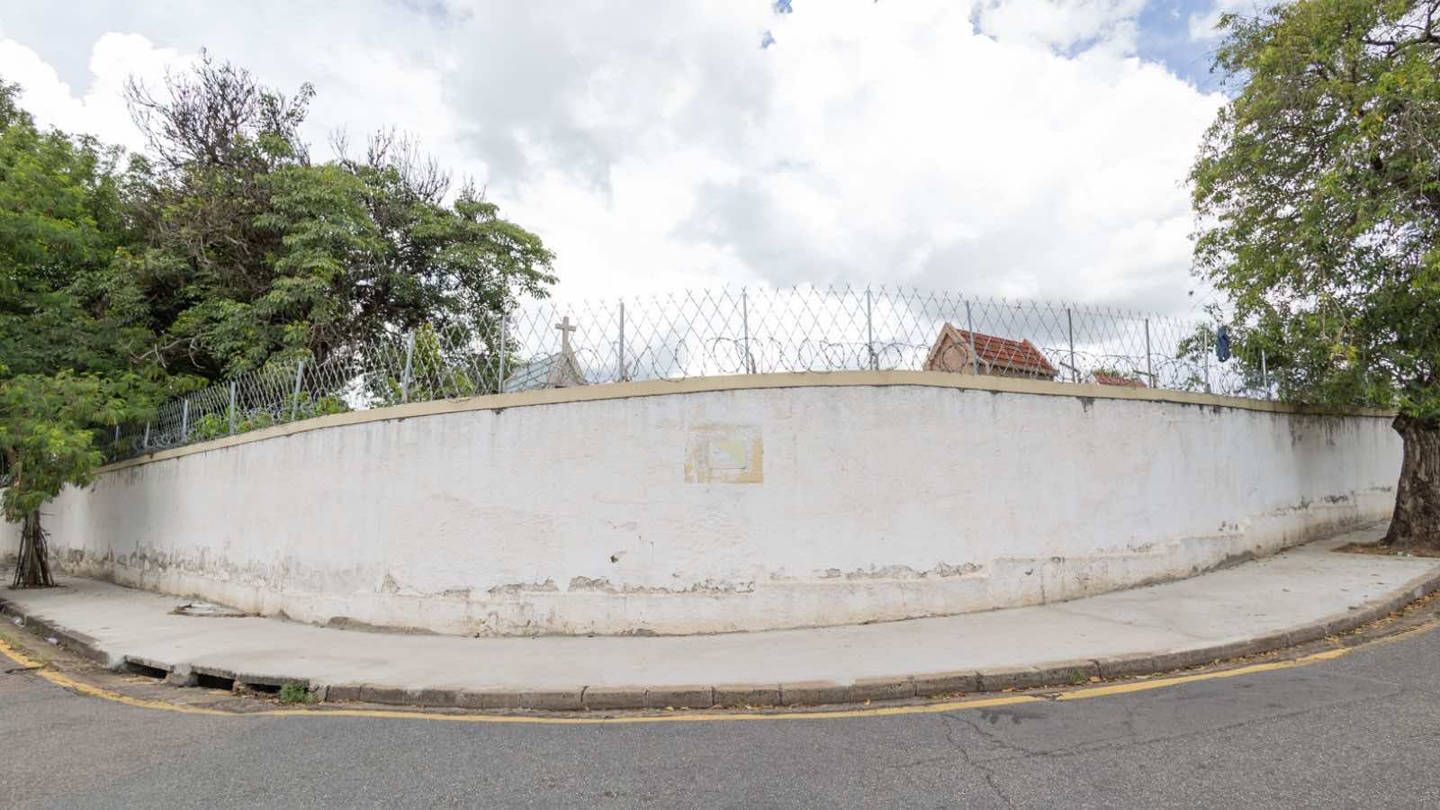 Calçadas reformadas no entorno do Cemitério Nossa Senhora do Desterro em Jundiaí