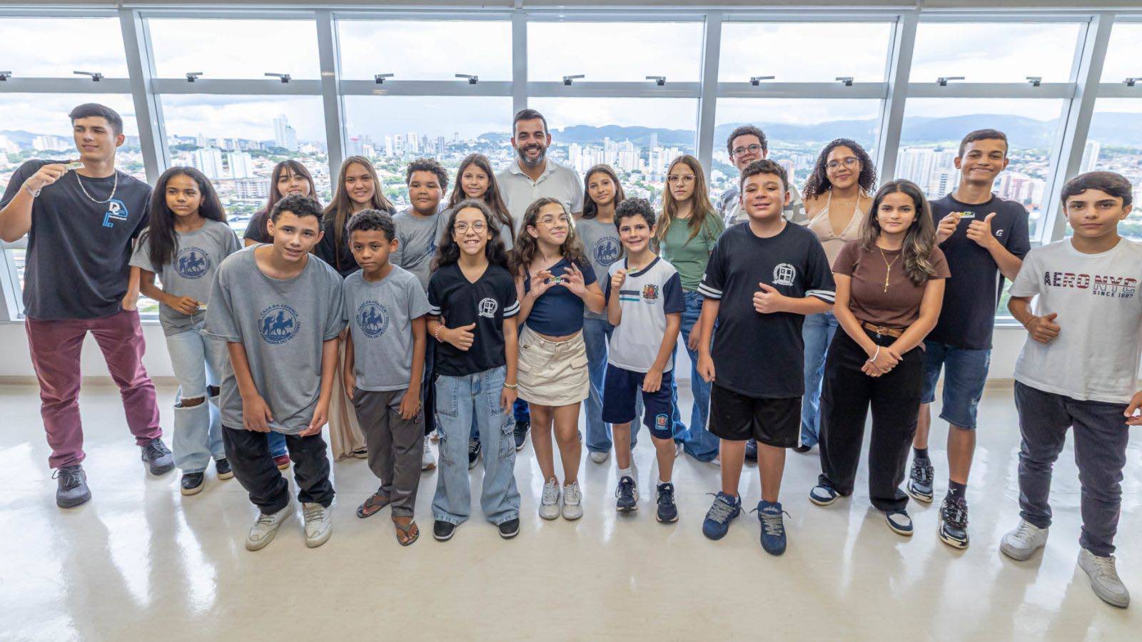 Prefeito de Jundiaí recebe propostas do Comitê das Crianças