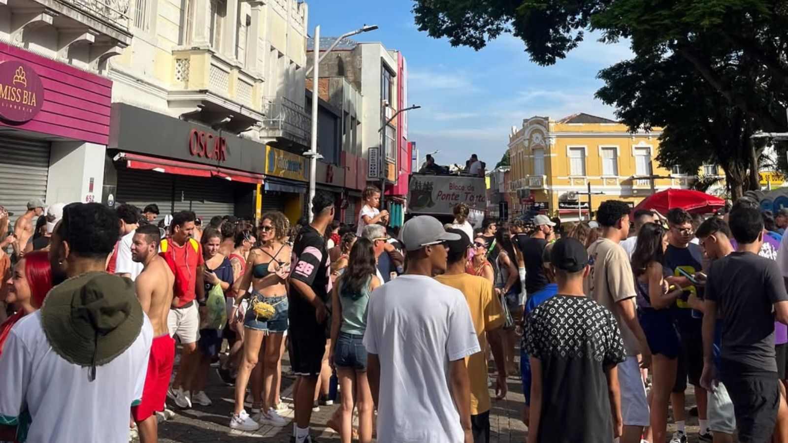 Sol e calor de 30ºC marcam o Carnaval em Jundiaí; veja como se proteger 1 calor no carnaval jundiai compressed