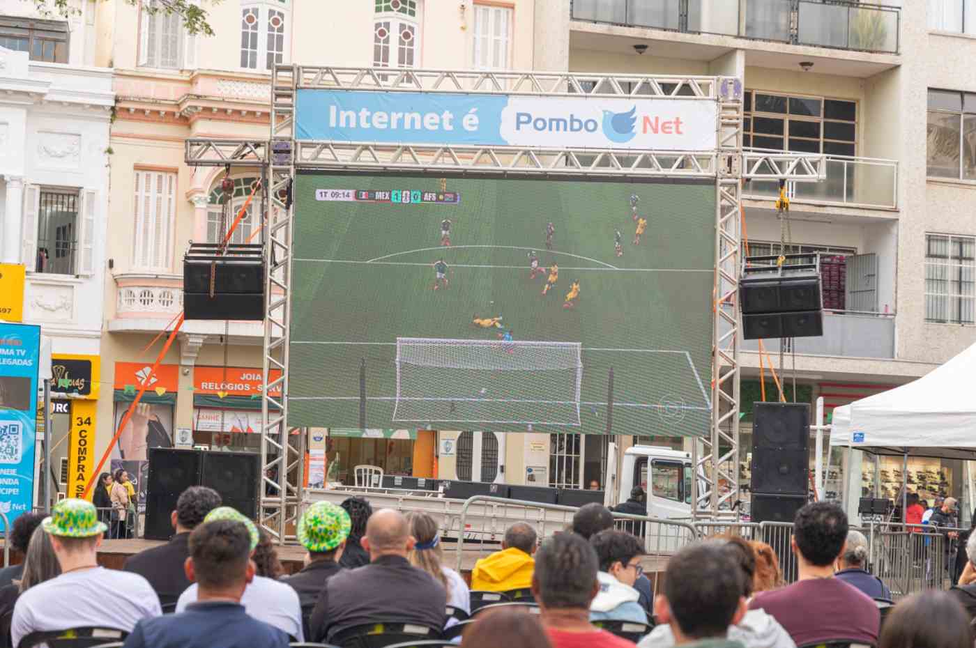 Jundiaí transmite estreia do Brasil em telão na Praça da Matriz 1 Design sem nome compressed 12
