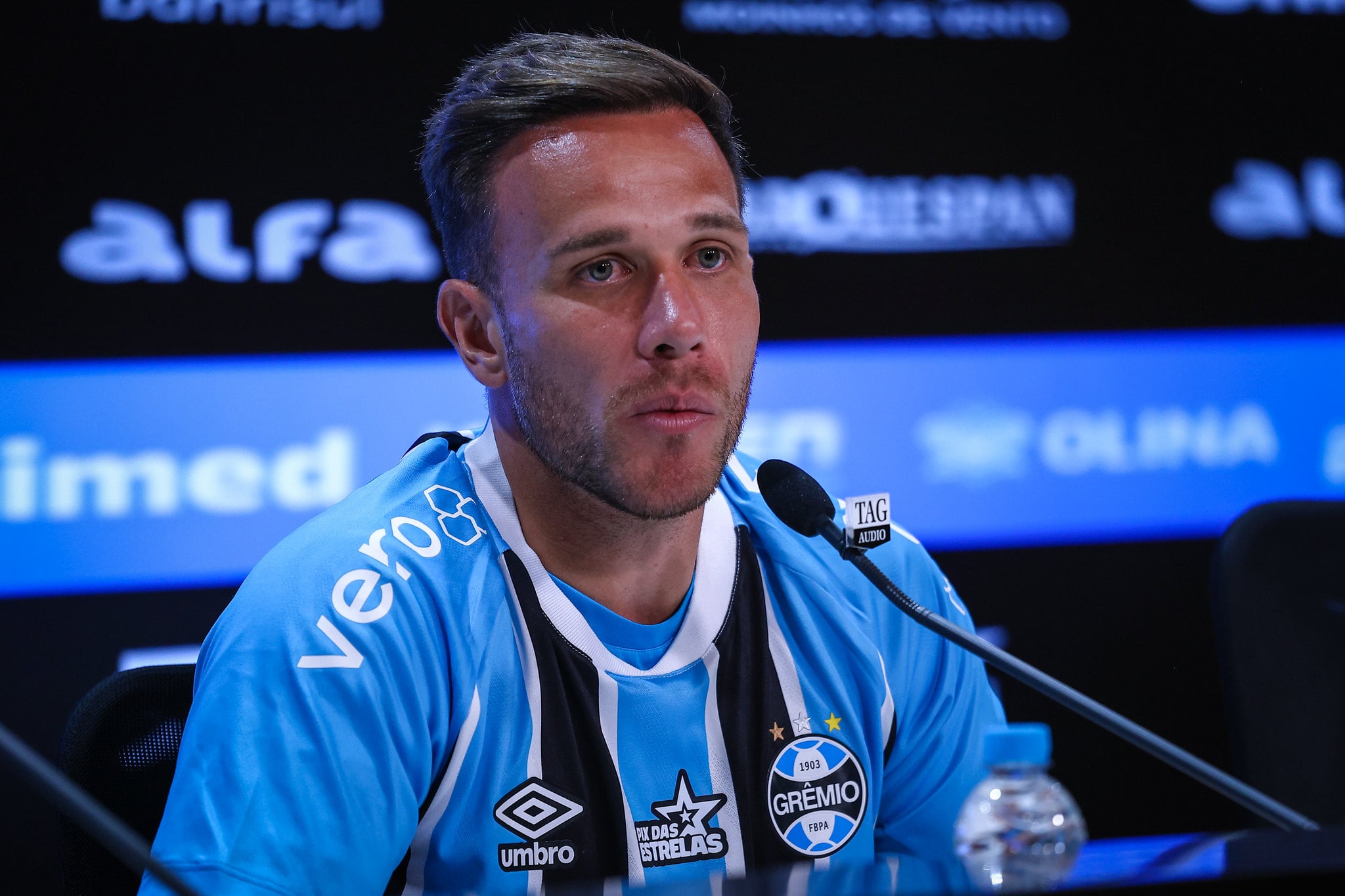Corinthians negocia com Arthur Melo, que busca rescisão com a Juventus