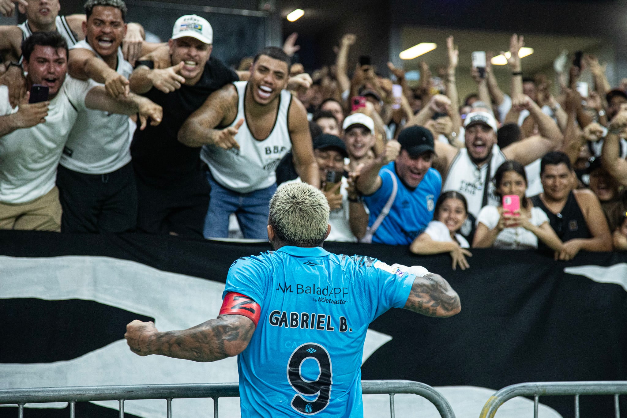 Dívida por Zé Ivaldo ameaça negociação por Gabigol no Santos